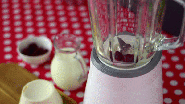 How To Make a Cherry And Ricotta Shake